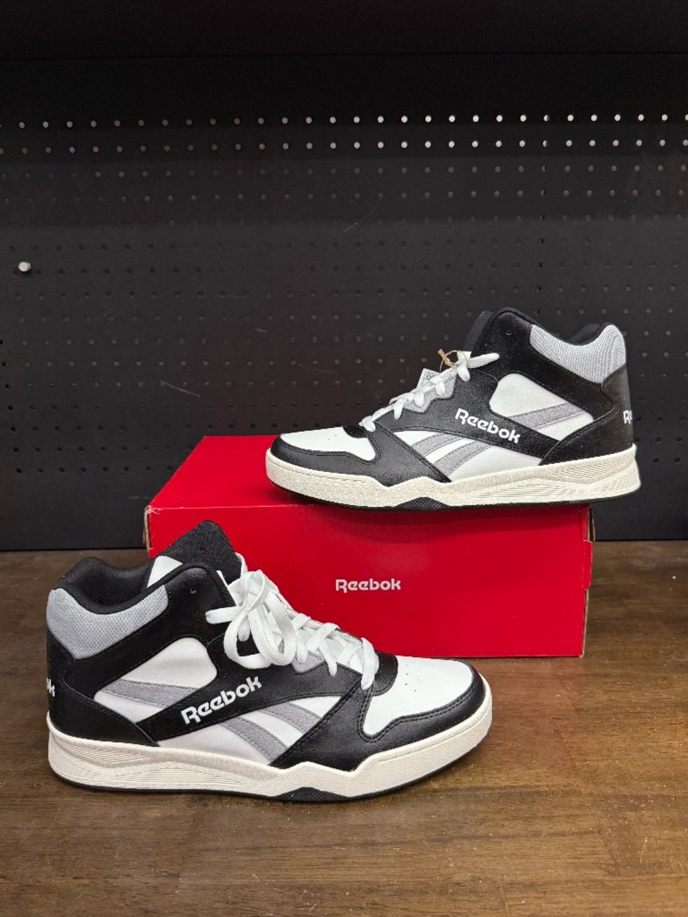 New W/ Box! Men's Reebok Royal BB4500 HI2 Black White Grey Sneakers Size 11.5